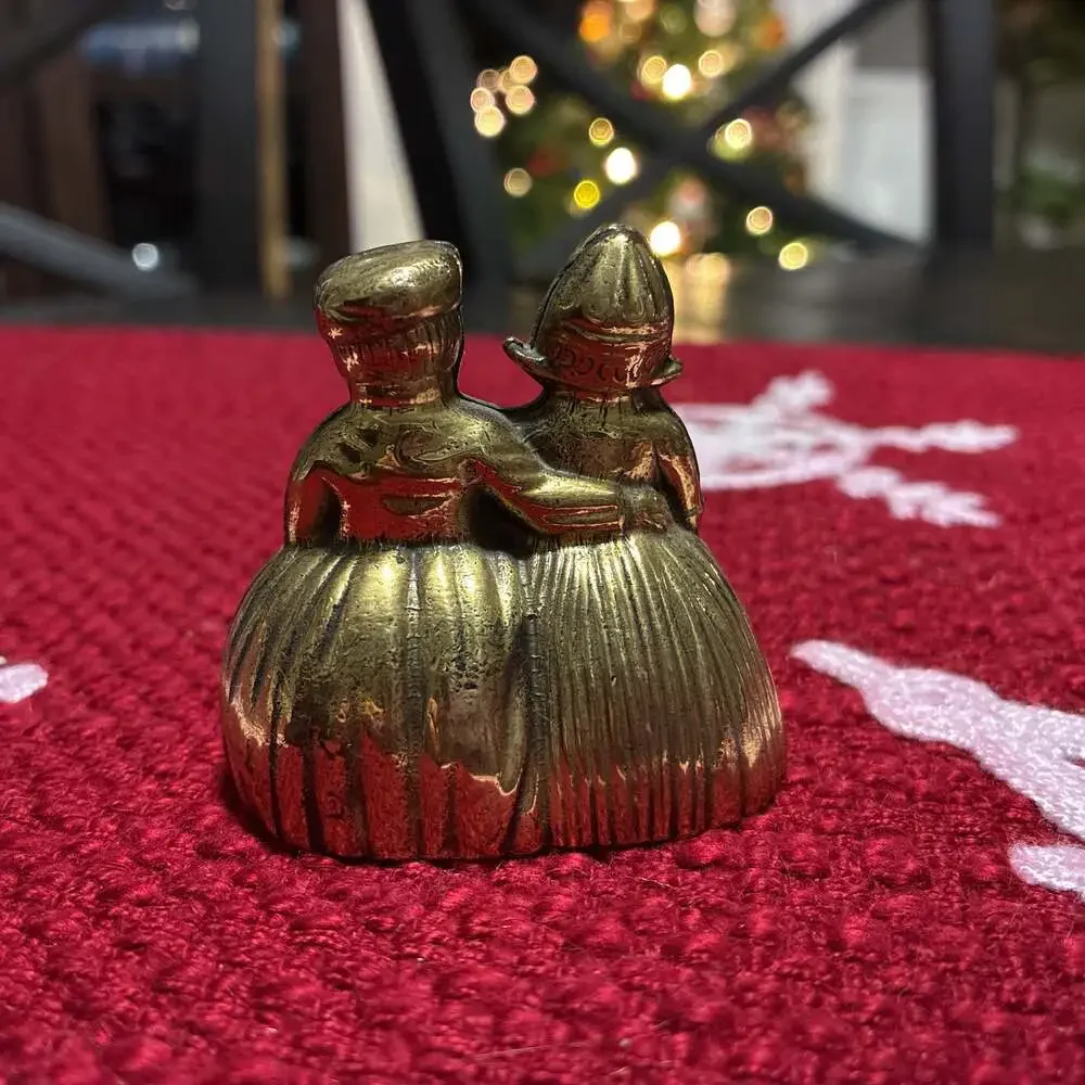 Vintage Solid Brass Miniature Dutch Couple Bell (Made in England) - Picture 2 of 3